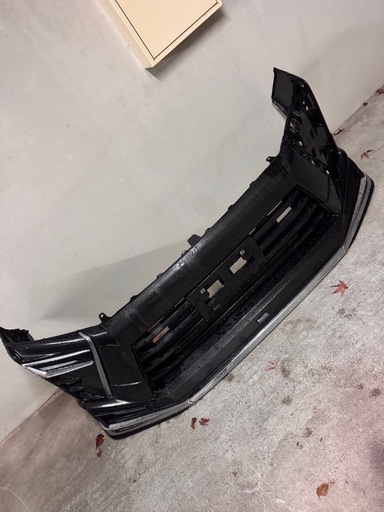 80ヴォクシー後期モデリスタ　フロントバンパー