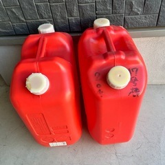 灯油　ポリタンク　2個の画像