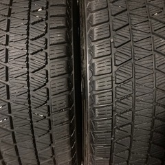 225/60R18 スタッドレス4本の画像