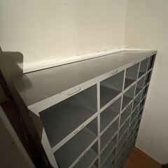 インダストリアルスチールシューズラック下駄箱の画像