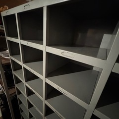 インダストリアルスチールシューズラック下駄箱の画像