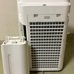 SHARP 空気清浄機 KC-H50-W 2019年製の画像