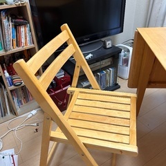 ダイニングテーブルに椅子2脚つけます！の画像