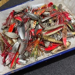 【釣具まとめ売り】ルアー各種　総重量4.1キロの画像