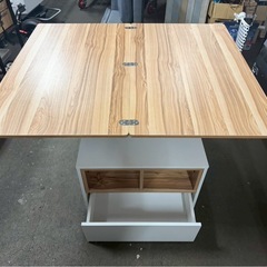 ダイニングテーブルの画像