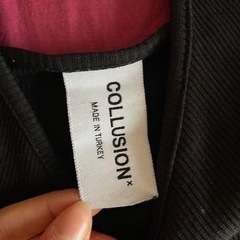 collusion クロップトップの画像