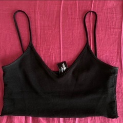 collusion クロップトップの画像