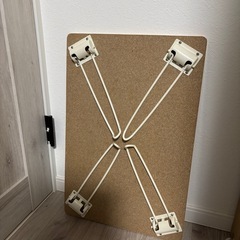 折りたたみ机の画像