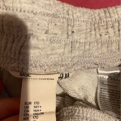 h&m ショートパンツの画像