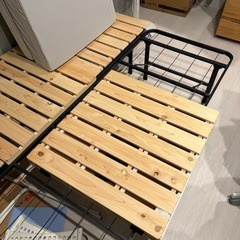 1.2m x 1.95mの折りたたみパレットとベッドの画像