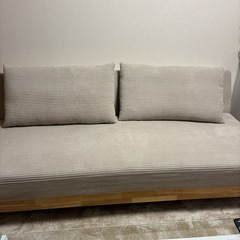 美品‼️購入したばかりの3人掛けソファの画像