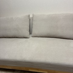 美品‼️購入したばかりの3人掛けソファの画像