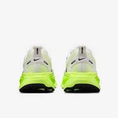 NIKE  ボメロ18 23,5cmウィメンズ　ロード　ランニングシューズの画像