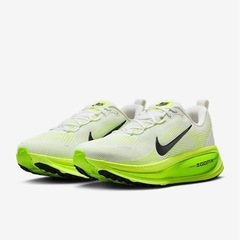 NIKE  ボメロ18 23,5cmウィメンズ　ロード　ランニングシューズの画像