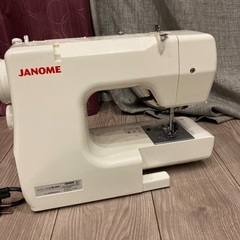 ジャノメ🔴多機能で色々な縫い方ができるミシンの画像