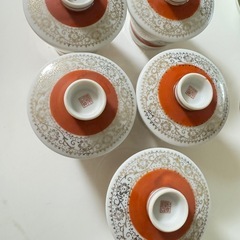 蓋付きカップ５セットの画像