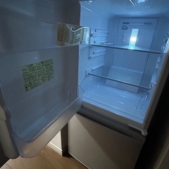 冷蔵庫（SHARP ノンフロン冷凍冷蔵庫　SJ-D14E-S 137L）の画像