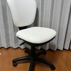 キャスター付きチェアの画像