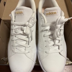adidas スニーカー　白　27.0cmの画像