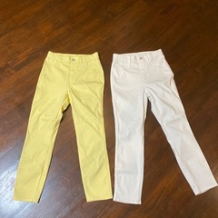 ユニクロ　イエロー系ストレッチパンツ Mサイズ　ホワイトパンツ スキニーパンツ の画像