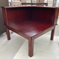 ★リユースのサカイ千葉中央店★  コーナーテーブル 赤茶系 H63×D70×W70 クリーニング済み TC5556の画像