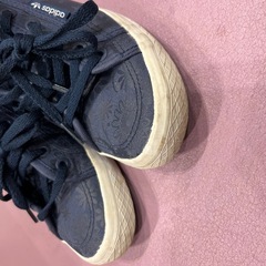 adidas 23.0 底上げスニーカーの画像