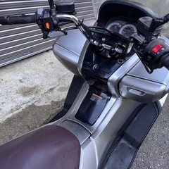 【大阪】値下げ！ヤマハマジェスティ250インジェクションモデル実動書有、走行全国発送可能！近距離配送あり(^^) 送料お問い合わせ下さい！ の画像