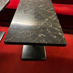 大理石風テーブル　の画像