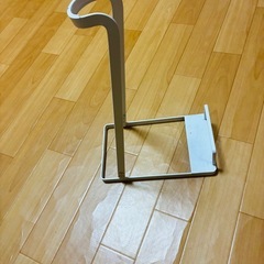 掃除機スタンドの画像
