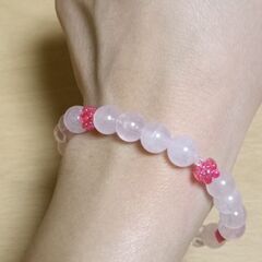 恋愛運を上げるブレスレットの画像