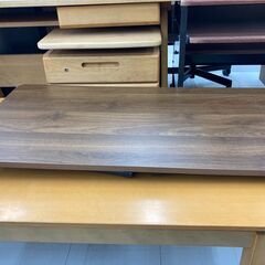 ★リユースのサカイ千葉中央店★  折り畳みテーブル 茶系 H4.5～33×D45.5×W91 クリーニング済み TC5558の画像