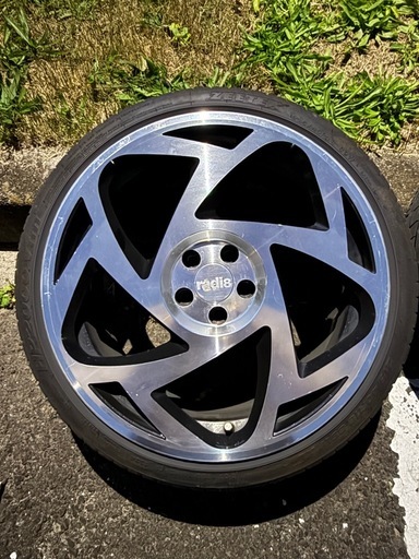 radi8 r8s5 18インチタイヤホイールセット 100 5穴 8.5通し