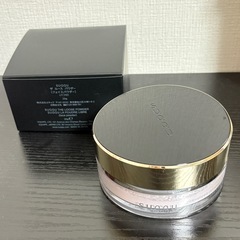 【美品】SUQQU スック ザルースパウダー パフ付き フェイスパウダー コスメ　スキンケアの画像