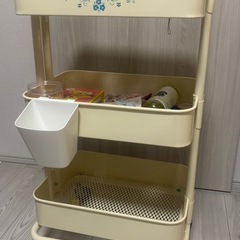IKEA ワゴン　ベージュの画像