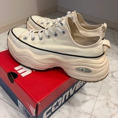 コンバース　サージトレーナー　　24.5cm　の画像