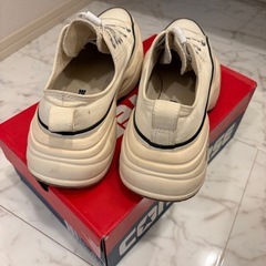 コンバース　サージトレーナー　　24.5cm　の画像