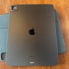 iPad Pro 13 M4チップ スタンダードガラス + マジックキーボードの画像