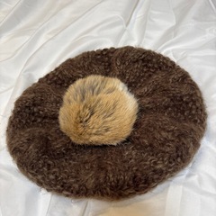 ニットベレー帽茶系の画像