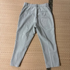 UNIQLO Sサイズ　テーパードパンツの画像