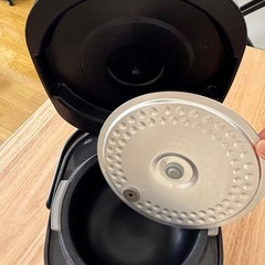 SHARP ３合炊き炊飯器の画像