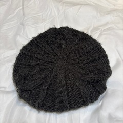 ニットベレー帽黒系の画像