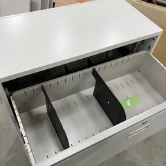 【来店歓迎 】【OF-79】美品 ITOKI イトーキ シンライン ローキャビネット ラテラル書庫 3段 ホワイト 鍵付 検)事務机 オフィス チェア　会議 椅子　ロッカー　ミーティングテーブル　応接ソファ 店舗 事務所 什器　書庫 本棚 ラック デスク スチール 美品多数 格安 【中古オフィス家具】の画像