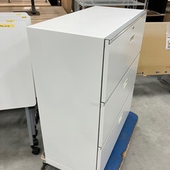 【来店歓迎 】【OF-79】美品 ITOKI イトーキ シンライン ローキャビネット ラテラル書庫 3段 ホワイト 鍵付 検)事務机 オフィス チェア　会議 椅子　ロッカー　ミーティングテーブル　応接ソファ 店舗 事務所 什器　書庫 本棚 ラック デスク スチール 美品多数 格安 【中古オフィス家具】の画像