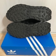 adidas RETROPY E5 ブラック 27.5スニーカーの画像