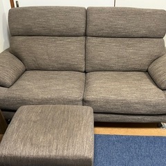 ニトリ 2人掛けソファとオットマンセットの画像