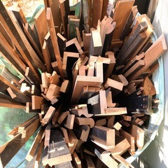 0円 無料 差し上げます。
焚き付け材 端材 大量 木材端材 焚き木 たきび 燃料 キャンプ バーベキュー 木材 薪 まき ピザ釜 キャンプ 薪ストーブ 暖炉 焚火 はざい 木の端材 暖炉 木炭 炭 防災備品 焚付 焚き付け 着火剤 木材 の画像