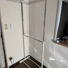 ハンガーラックの画像