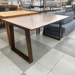 ★リユースのサカイ千葉中央店★  ダイニングテーブル  H70×D85×W135 クリーニング済み TC5562の画像