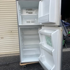 AQUA AQR-14E1(S)-1 冷蔵庫の画像