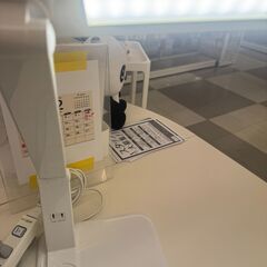 ★リユースのサカイ千葉中央店★  卓上LEDライト  クリーニング済み TC5564の画像